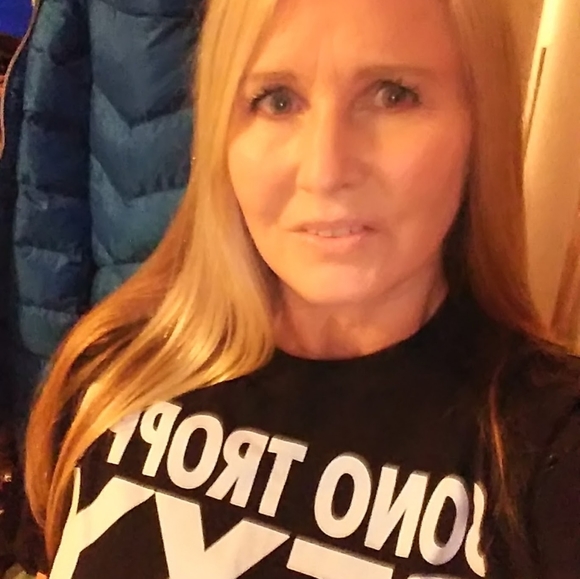 Meet your Posher, Stephanie - Picture 5 of 16